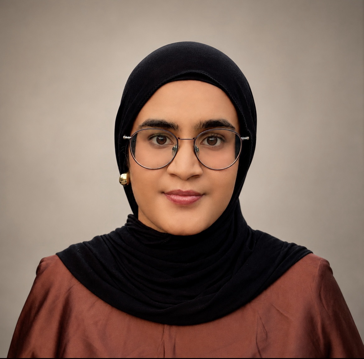 A photo of Rabiah Masud, a Bilingual Program Facilitator at Skills Ontario.
